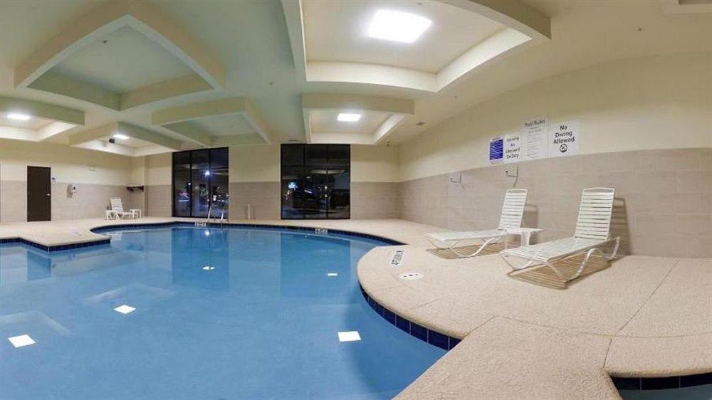 Holiday Inn Express Waycross Buitenkant foto
