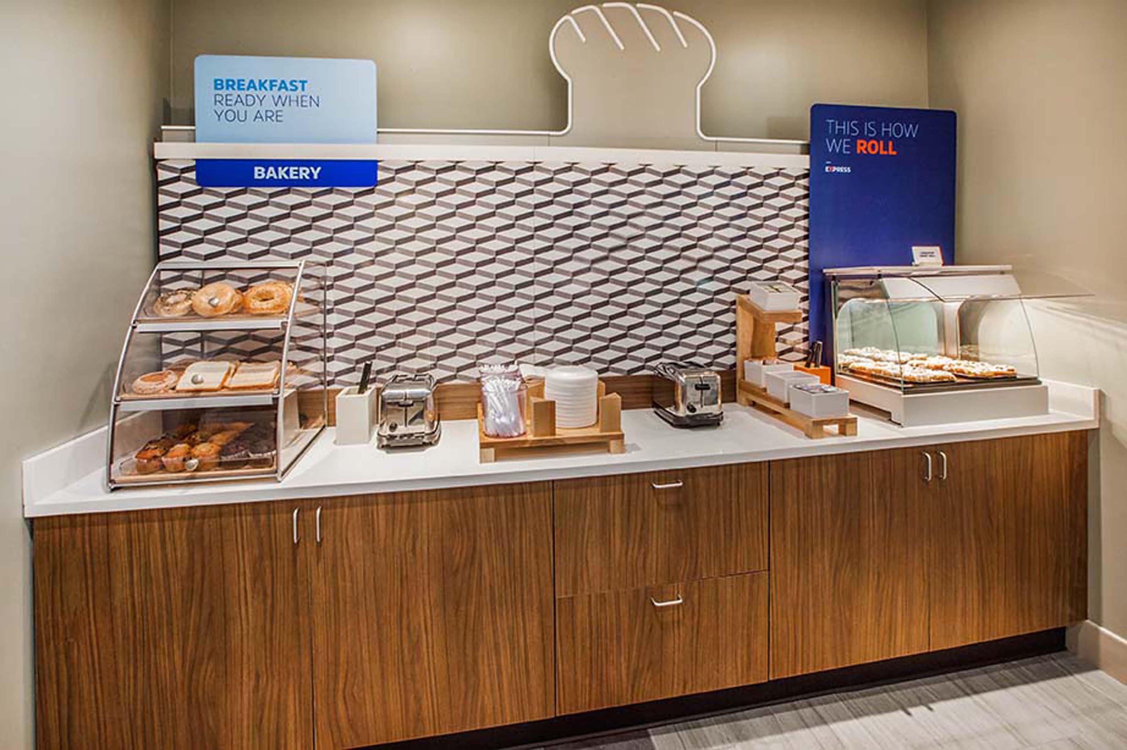 Holiday Inn Express Waycross Buitenkant foto