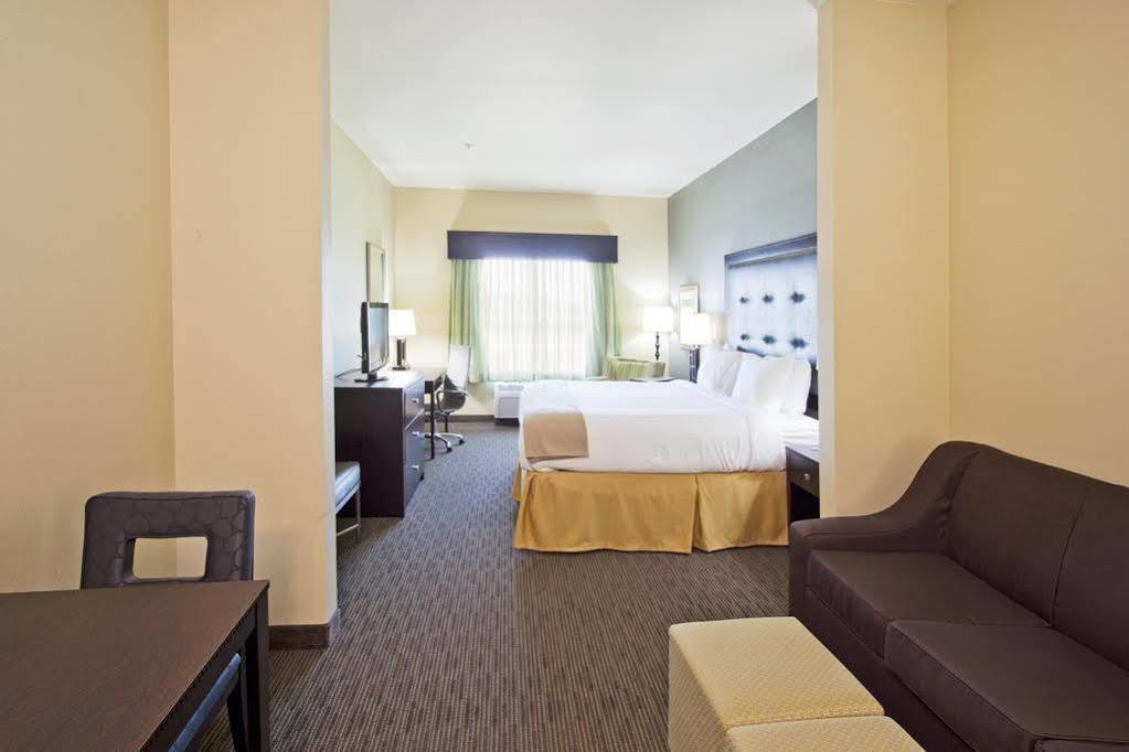 Holiday Inn Express Waycross Buitenkant foto
